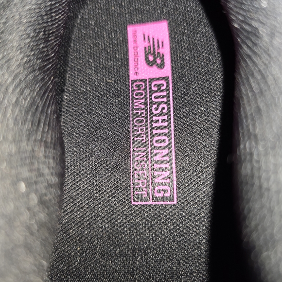 New Balance 410 Trail - Black / Pink Sneakers - Picture 4 of 8